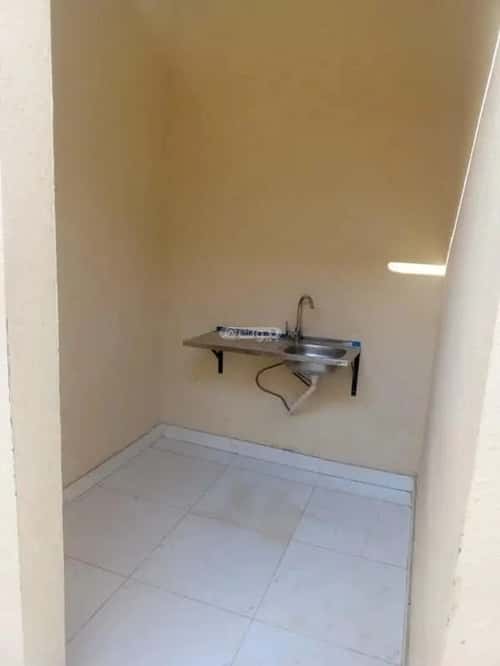 عمارة 2000 متر مربع واجهة شرقية ضاحية نمار، غرب الرياض، الرياض