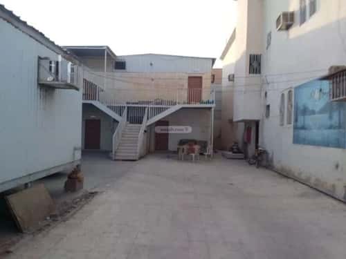 Villa 900 SQM Facing South with 25 Bedrooms Al-Janadriyah, East Riyadh, Riyadh
