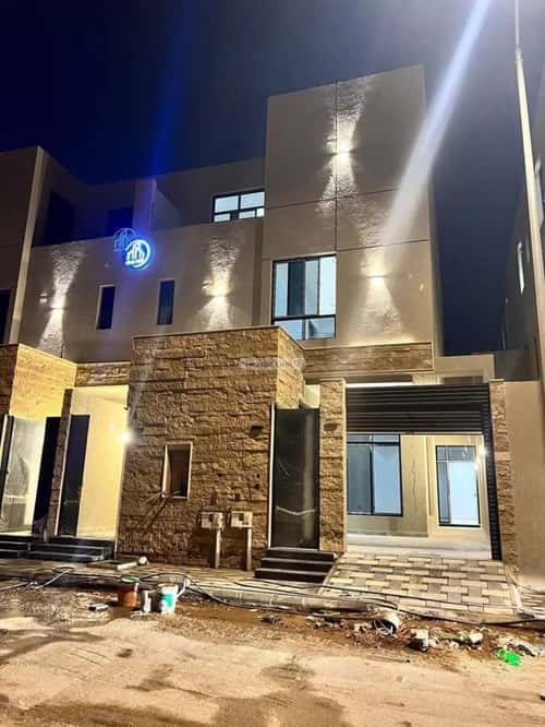 Floor 298 SQM with 5 Bedrooms Ar-Rimal, East Riyadh, Riyadh