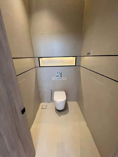 فيلا 300 متر مربع شمالية على شارع 20م الرمال، شرق الرياض، الرياض