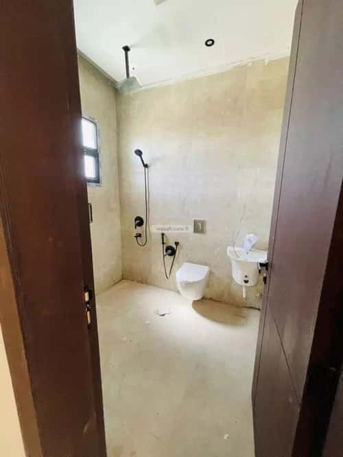 فيلا 221 متر مربع جنوبية غربية على شارع 20م المعيزيلة، شرق الرياض، الرياض