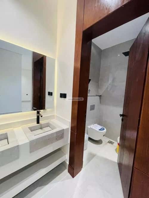 3 bedroom floor in Al Maizilah