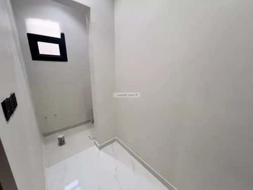 Floor 206 SQM with 5 Bedrooms Al-Janadriyah, East Riyadh, Riyadh