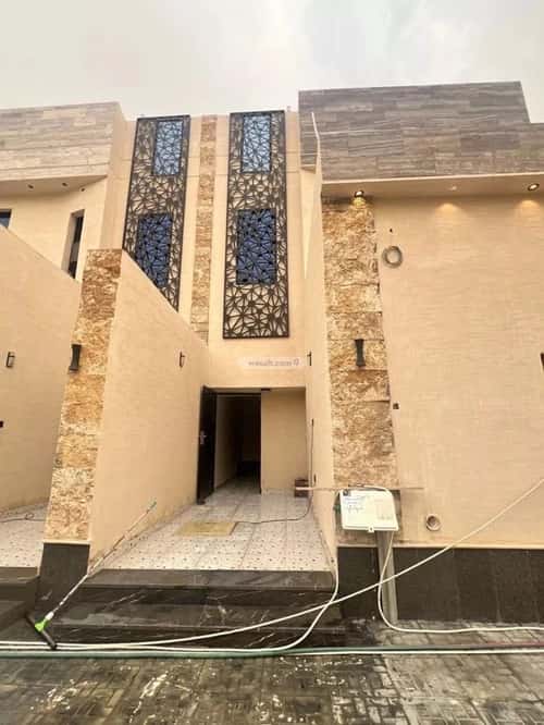 Floor 168 SQM with 6 Bedrooms Al-Janadriyah, East Riyadh, Riyadh