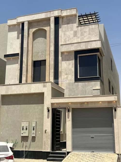 Floor 246 SQM with 5 Bedrooms Al-Janadriyah, East Riyadh, Riyadh