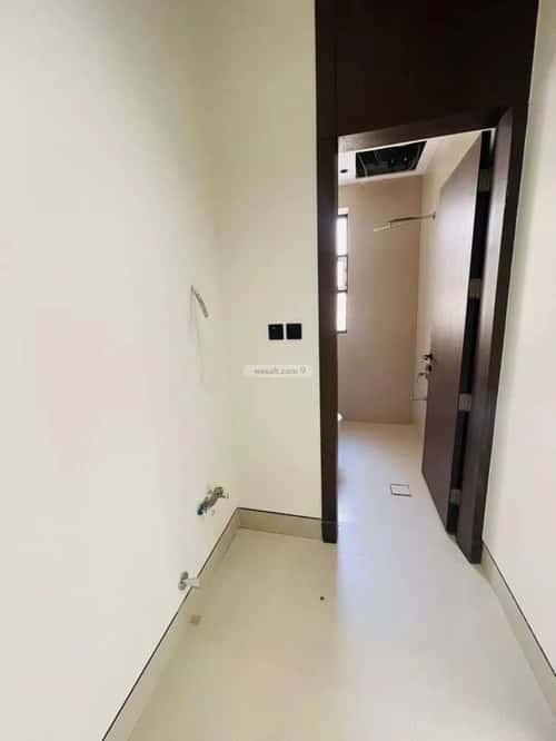 فيلا 259 متر مربع شمالية على شارع 15م اليرموك، شرق الرياض، الرياض