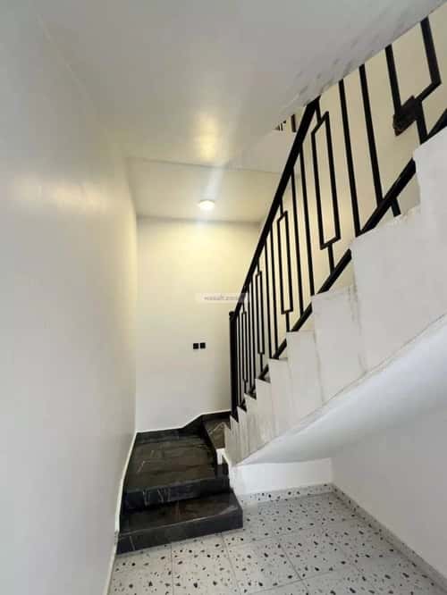 Floor 168 SQM with 6 Bedrooms Al-Janadriyah, East Riyadh, Riyadh