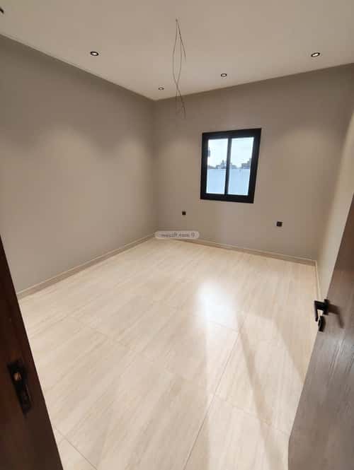 Villa 300 SQM with 3 Apartments Facing North Al Rahmanyah, East Jeddah, Jeddah