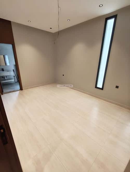 فيلا 300 متر مربع شمالية على شارع 15م الرحمانية، شرق جدة، جدة