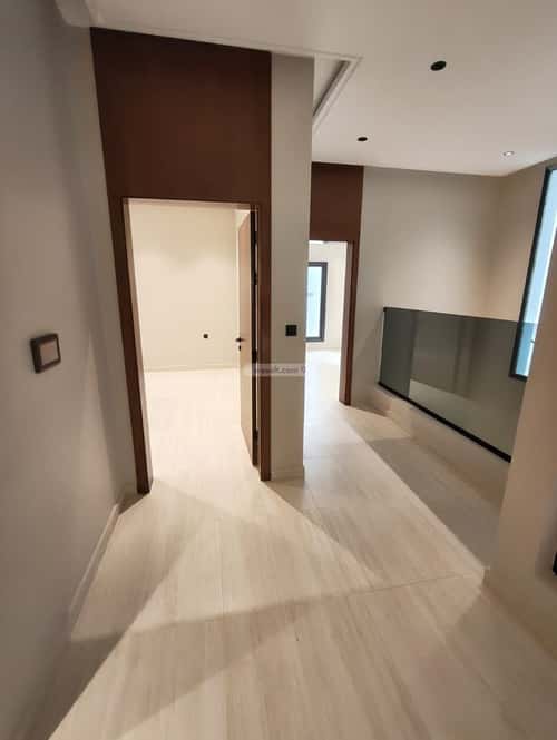 فيلا 300 متر مربع شمالية على شارع 15م الرحمانية، شرق جدة، جدة