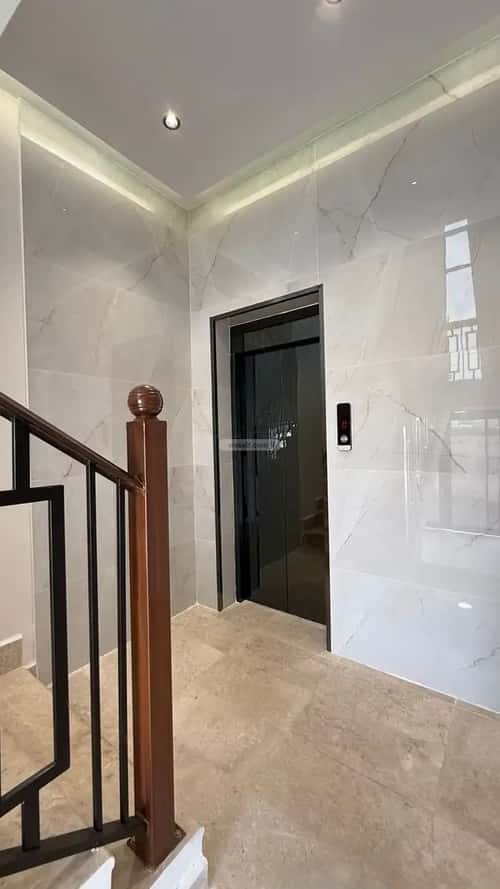 Floor 303 SQM with 7 Bedrooms Al Safa, Jazan