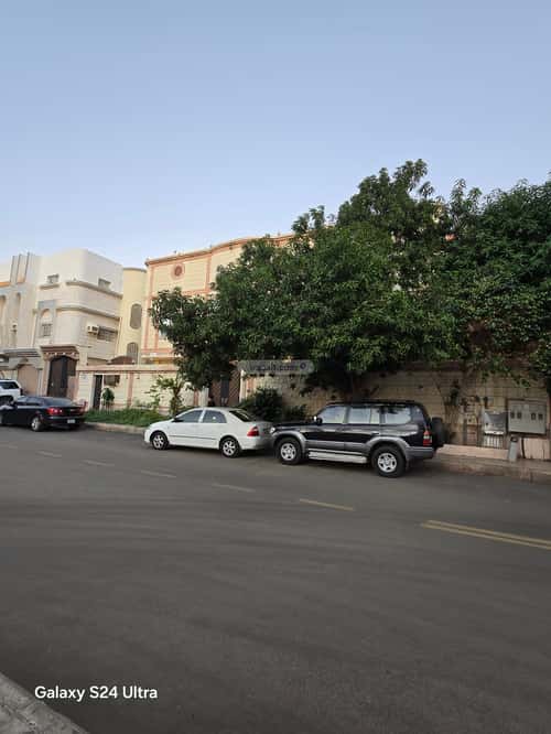 عمارة 675 متر مربع ب 3 أدوار واجهة غربية السامر، شرق جدة، جدة