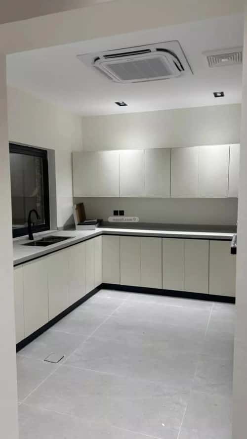 فيلا 500 متر مربع واجهة جنوبية ب 7 غرف عقرباء، الجبيلة