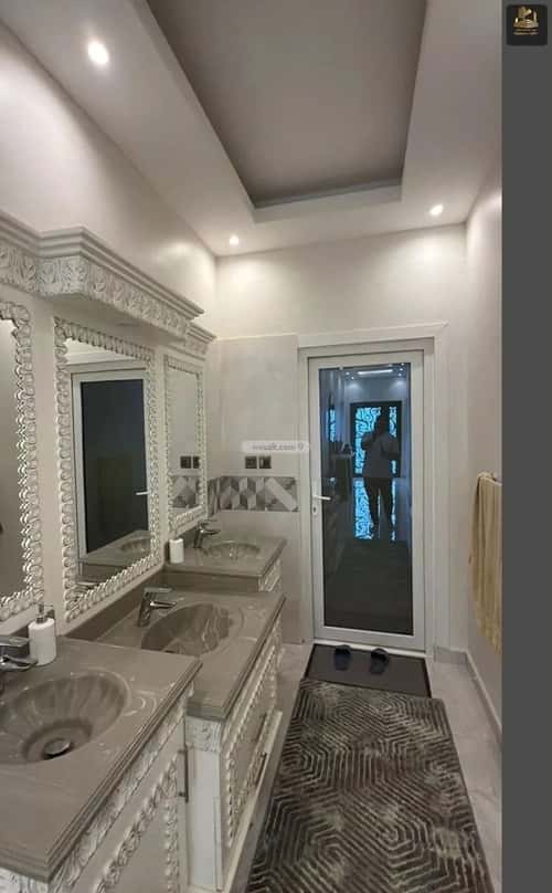 فيلا 930 متر مربع جنوبية على شارع 15م الصواري، الخبر