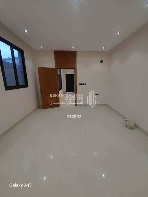 Floor 199 SQM with 6 Bedrooms Al-Janadriyah, East Riyadh, Riyadh