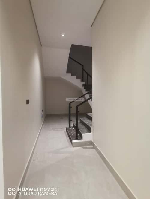 فيلا 298 متر مربع شمالية على شارع 20م البيان، شرق الرياض، الرياض