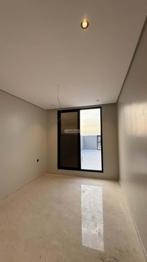 فيلا 355 متر مربع غربية على شارع 40م العقيق، الخبر