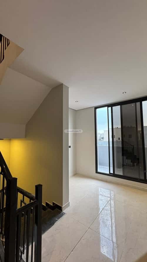 فيلا 355 متر مربع غربية على شارع 40م العقيق، الخبر