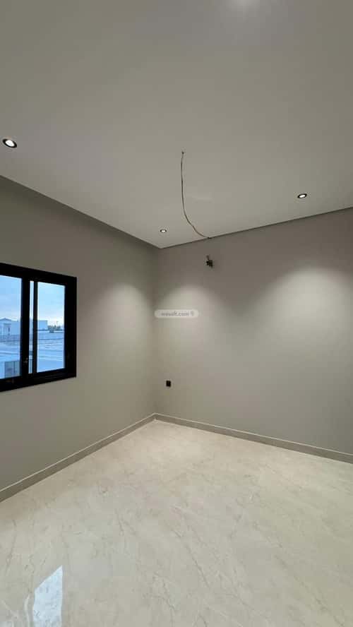 فيلا 355 متر مربع غربية على شارع 40م العقيق، الخبر