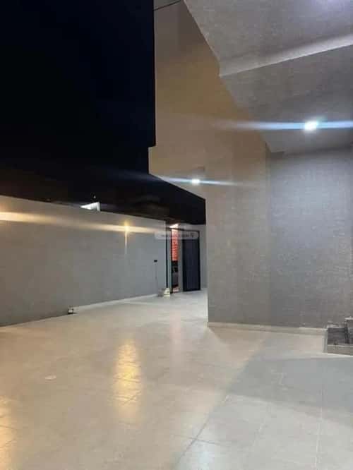 فيلا 301 متر مربع شمالية غربية على شارع 18م أحد، الدمام