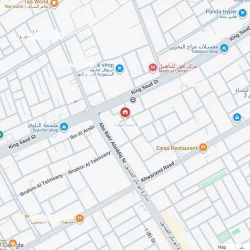 فيلا 301 متر مربع شمالية غربية على شارع 18م أحد، الدمام