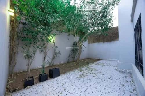 فيلا 250 متر مربع شمالية على شارع 15م النرجس، شمال الرياض، الرياض