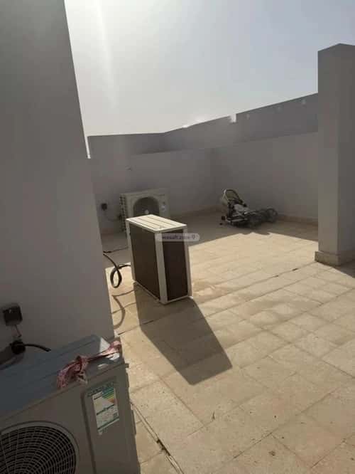 فيلا 250 متر مربع شمالية على شارع 15م النرجس، شمال الرياض، الرياض