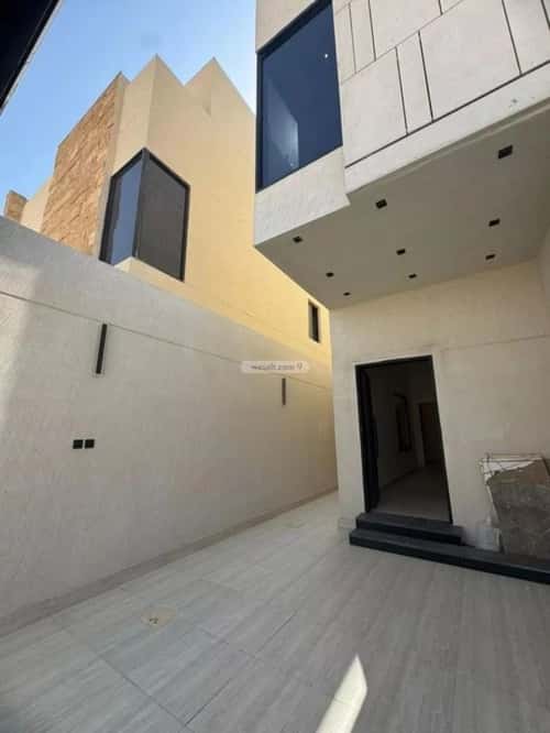Floor 187 SQM with 4 Bedrooms Al-Janadriyah, East Riyadh, Riyadh