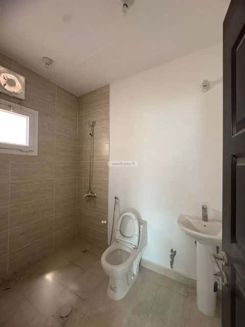 فيلا 250 متر مربع غربية على شارع 18م مطار الملك خالد الدولي، شمال الرياض، الرياض