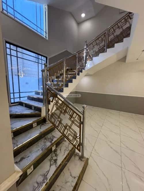 فيلا 640 متر مربع غربية على شارع 25م الزهور، صامطة