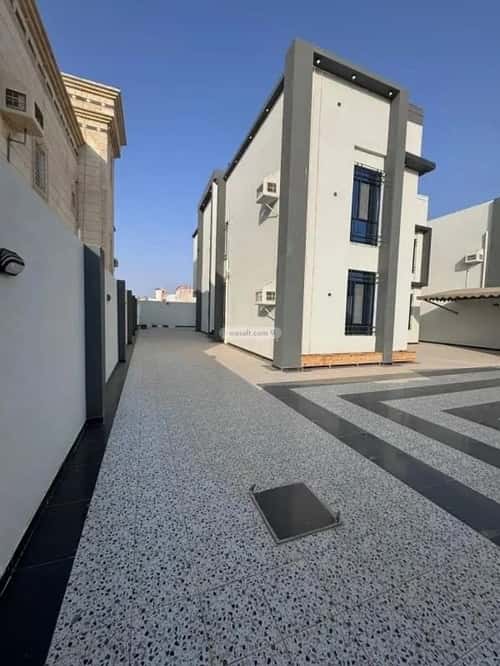 فيلا 640 متر مربع غربية على شارع 25م الزهور، صامطة