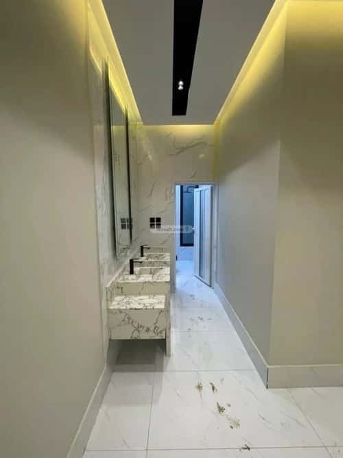 فيلا 640 متر مربع غربية على شارع 30م العزيزية، صامطة