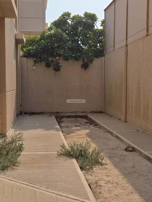 فيلا 448 متر مربع شرقية على شارع 15م جلمودة، مدينه الجبيل الصناعيه