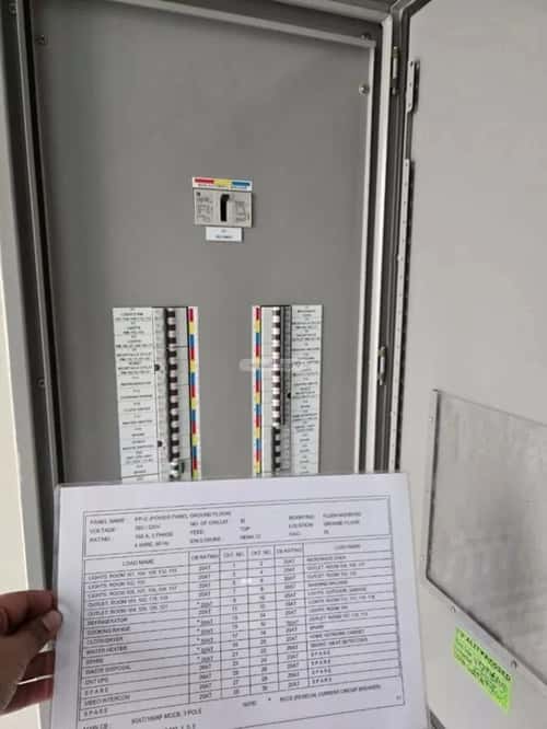 فيلا 448 متر مربع شرقية على شارع 15م جلمودة، مدينه الجبيل الصناعيه