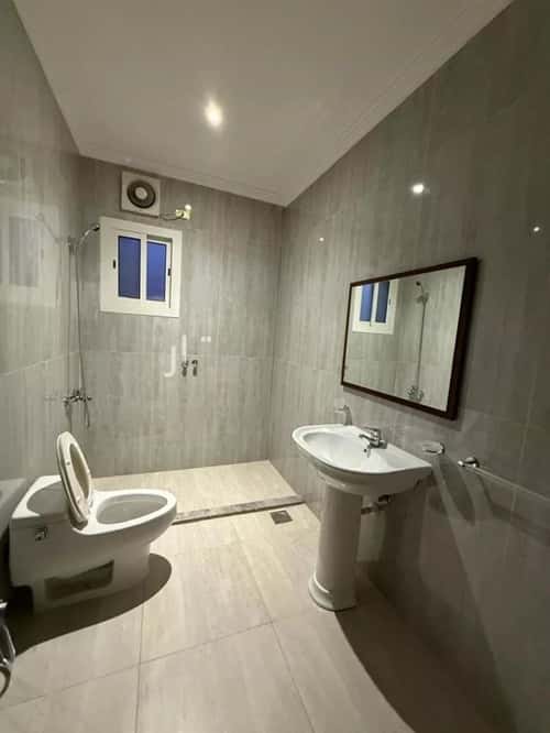 فيلا 375 متر مربع شرقية على شارع 16م البساتين، شمال جدة، جدة