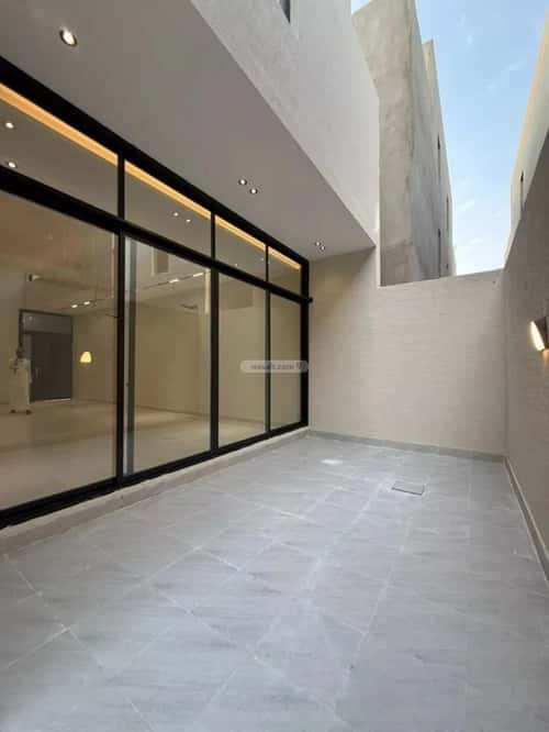 فيلا 300 متر مربع غربية على شارع 16م الرحمانية، شرق جدة، جدة