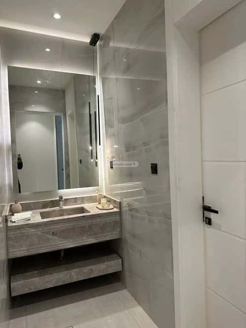 فيلا 367 متر مربع جنوبية على شارع 32م الشراع، شمال جدة، جدة