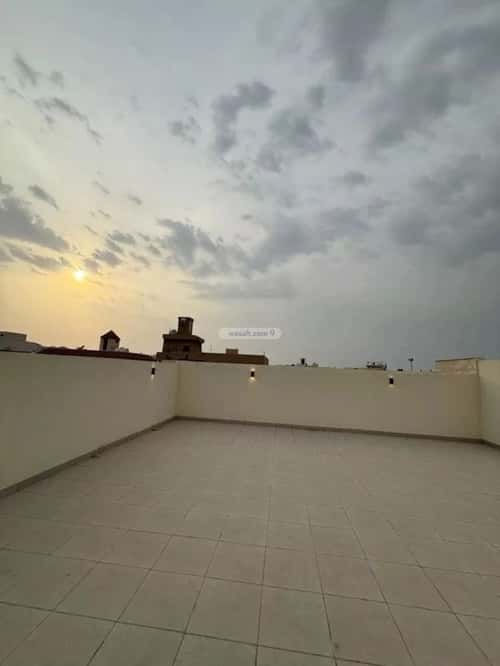 فيلا 271 متر مربع شمالية على شارع 16م الشراع، شمال جدة، جدة