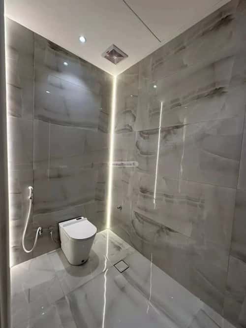 فيلا 367 متر مربع جنوبية على شارع 32م الشراع، شمال جدة، جدة