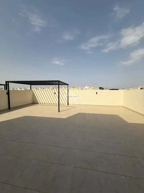 فيلا 312 متر مربع شرقية على شارع 15م الصواري، شمال جدة، جدة