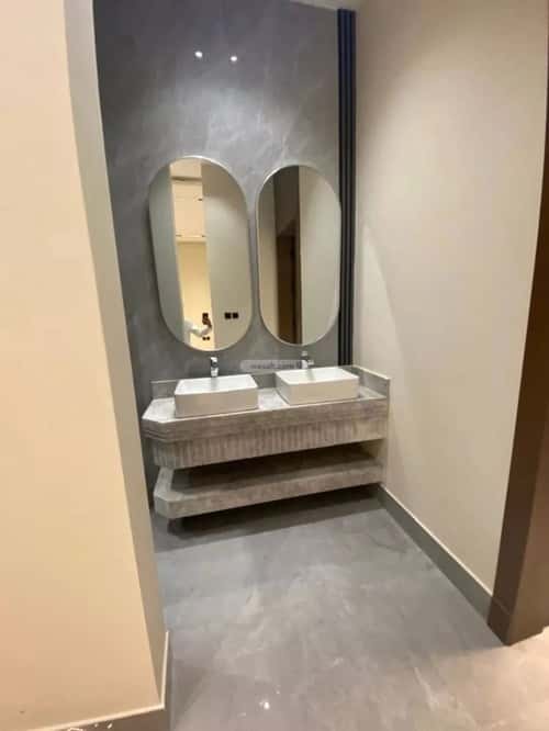 فيلا 300 متر مربع واجهة شرقية ب 5 غرف المهدية، غرب الرياض، الرياض