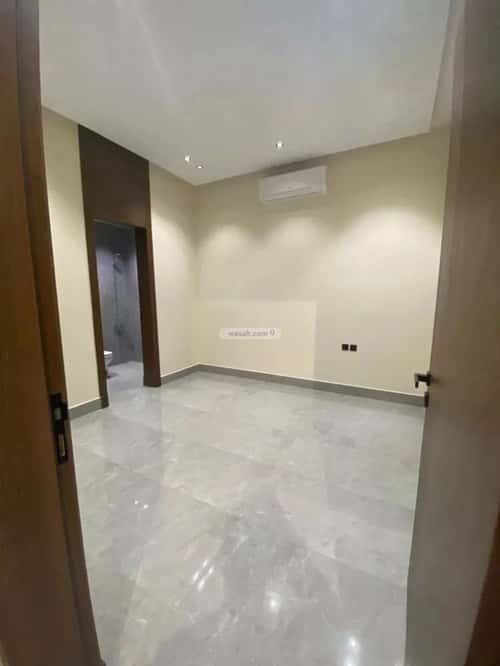 Villa 300 SQM Facing East with 5 Bedrooms Al-Mahdiyah, West Riyadh, Riyadh