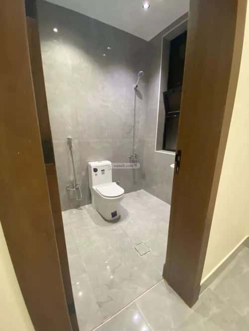 فيلا 300 متر مربع واجهة شرقية ب 5 غرف المهدية، غرب الرياض، الرياض