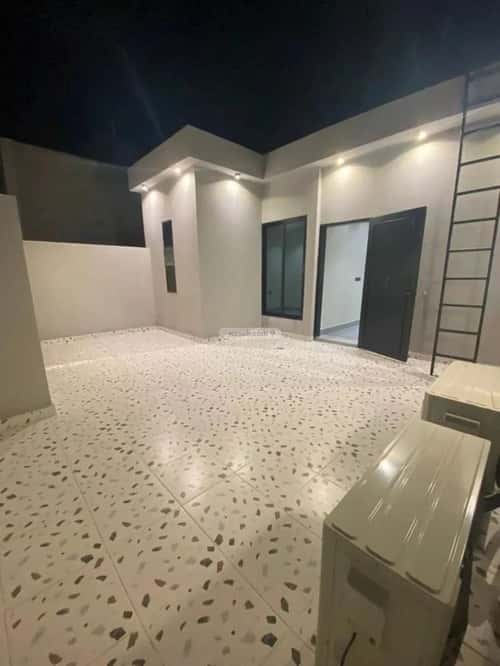 فيلا 300 متر مربع واجهة شرقية ب 5 غرف المهدية، غرب الرياض، الرياض