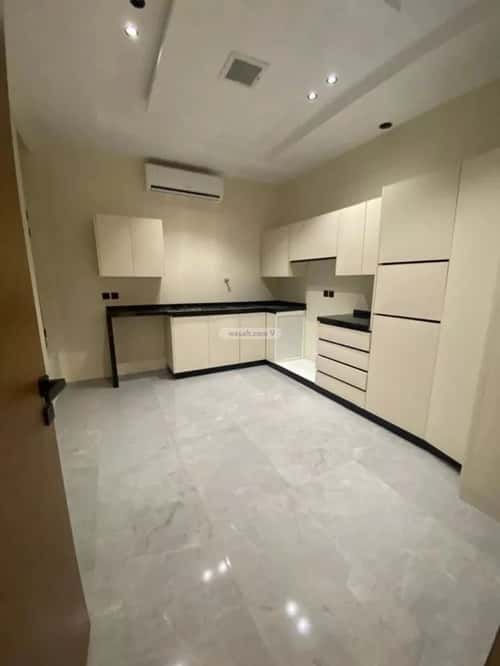 Villa 300 SQM Facing East with 5 Bedrooms Al-Mahdiyah, West Riyadh, Riyadh