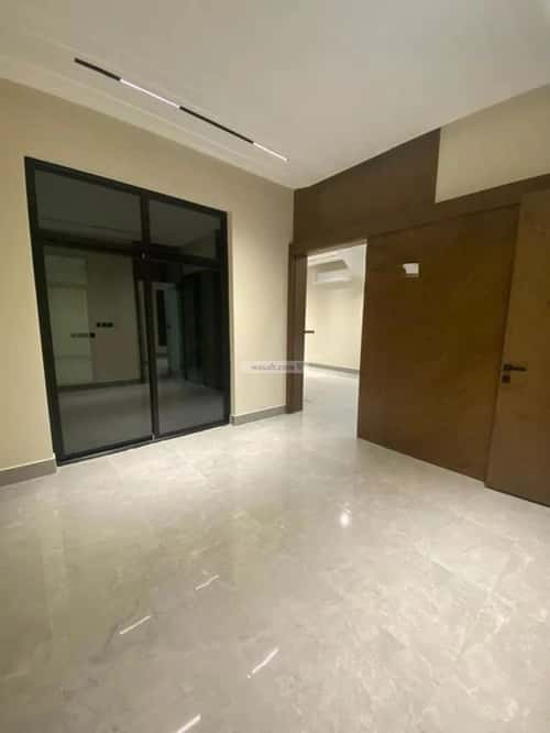 فيلا 300 متر مربع واجهة شرقية ب 5 غرف المهدية، غرب الرياض، الرياض