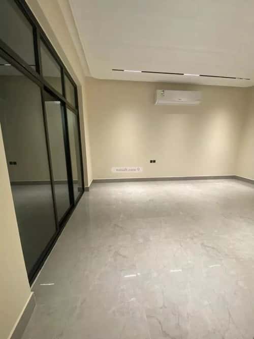 Villa 300 SQM Facing East with 5 Bedrooms Al-Mahdiyah, West Riyadh, Riyadh