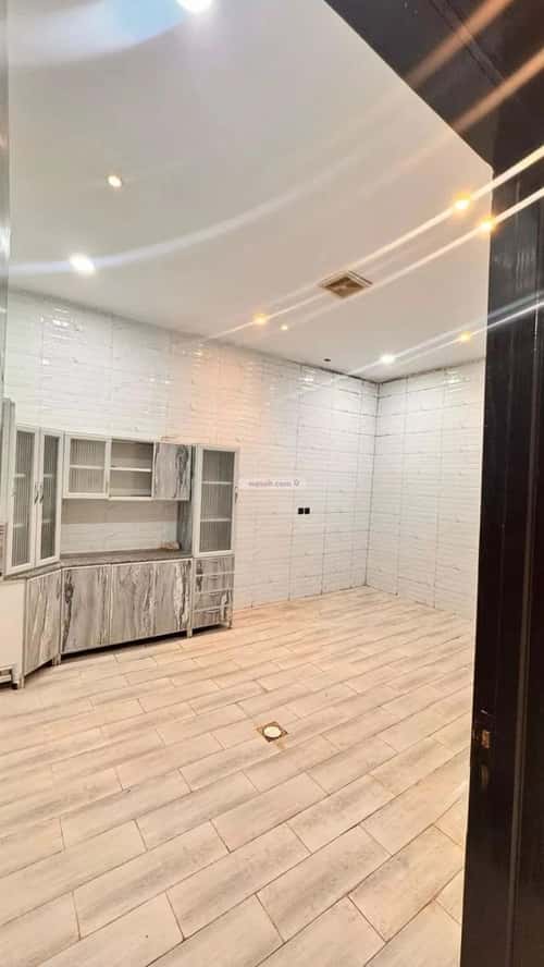 Villa 300 SQM Facing North East on 20m Width Street Ar-Rimal, East Riyadh, Riyadh