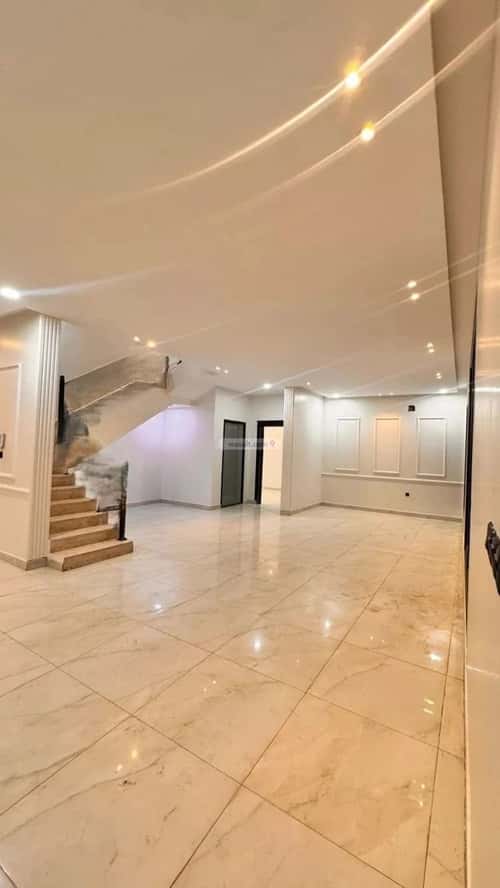 فيلا 300 متر مربع شمالية شرقية على شارع 20م الرمال، شرق الرياض، الرياض