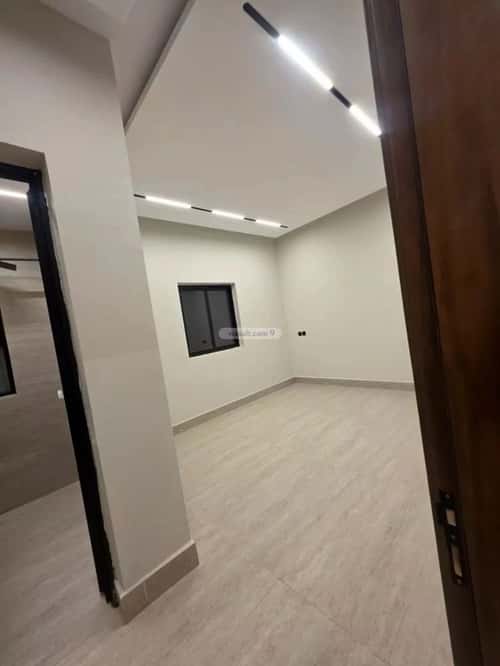 فيلا 335 متر مربع شرقية على شارع 15م العارض، شمال الرياض، الرياض